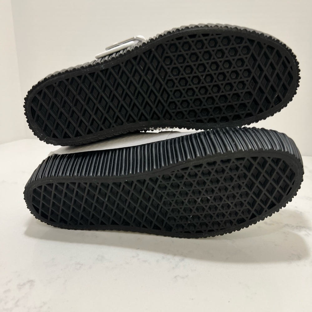 Vans White Dress Shoes with Black Trim - Picture 14 of 15